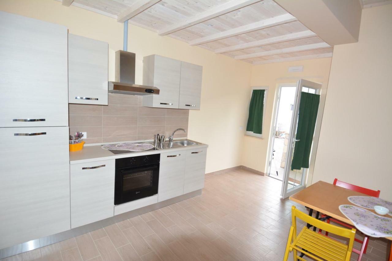 Oasi Di Francesca B&B Понтиния Экстерьер фото